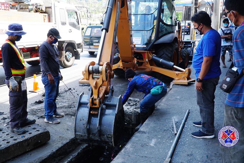 PGLU Conducts Drainage Cleaning, Dredging